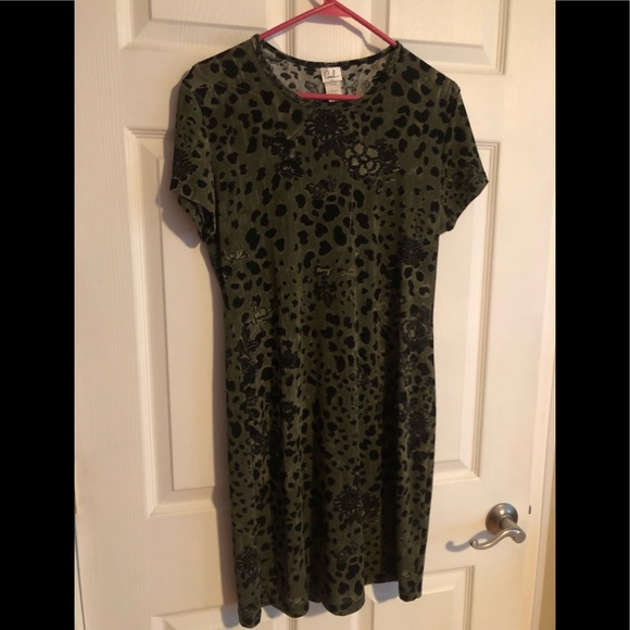 Ladies dress - Picture 1 of 5